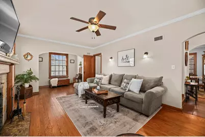 2403 N 71st St, Wauwatosa, WI 53213 - Photo 8