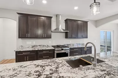 W223S9323  Oak Ridge Dr, Big Bend, WI 53103 - Photo 18