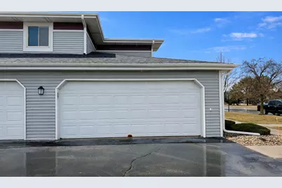 1131 S Sunnyslope Dr #4U, Racine, WI 53406 - Photo 2