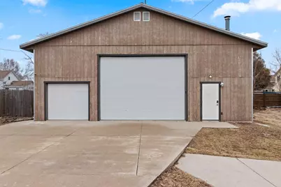 1010  Hamilton St, Manitowoc, WI 54220 - Photo 6