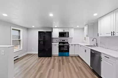 1010  Hamilton St, Manitowoc, WI 54220 - Photo 14