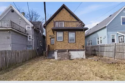 2466 N 33rd St, Milwaukee, WI 53210 - Photo 4