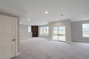 W389N7108 Pennsylvania St, Oconomowoc, WI 53066 - Photo 18