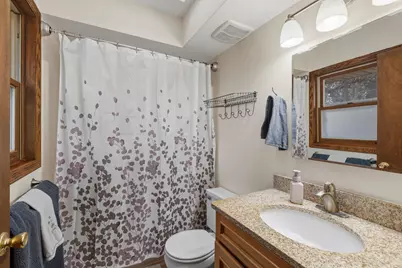 8044 W Beacon Hill Dr, Franklin, WI 53132 - Photo 20