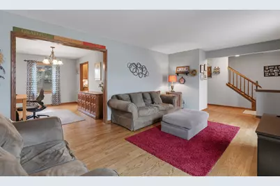 8044 W Beacon Hill Dr, Franklin, WI 53132 - Photo 4