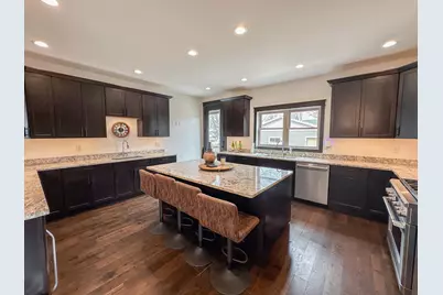 1519 S 9th St, La Crosse, WI 54601 - Photo 8