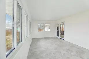 2432 Skyline Dr, Beloit, WI 53511 - Photo 10