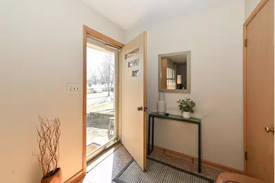 1531 N 118th St, Wauwatosa, WI 53226 - Photo 2