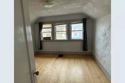 645 S Oak Park Ct, Milwaukee, WI 53214 - Photo 6