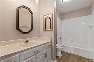 n84w15979 Menomonee Ave, Menomonee Falls, WI 53051 - Photo 18