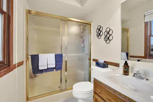 6215 W Leroy Ave, Greenfield, WI 53220 - Photo 8