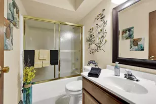 6215 W Leroy Ave, Greenfield, WI 53220 - Photo 10