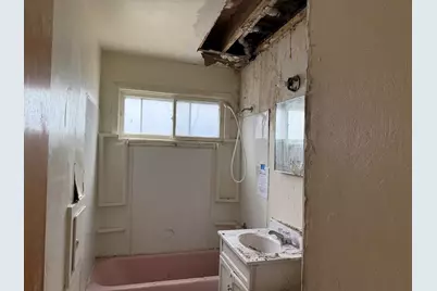 5952 N 61st St, Milwaukee, WI 53218 - Photo 8