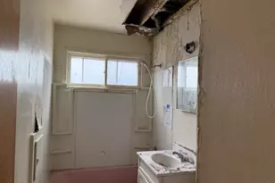 5952 N 61st St, Milwaukee, WI 53218 - Photo 8