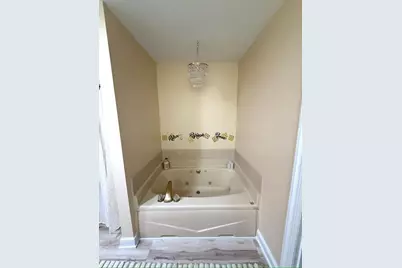 183  Minz Park Cir, West Bend, WI 53095 - Photo 10