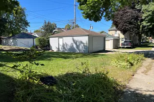 6402 W Girard Ave, Milwaukee, WI 53210 - Photo 16