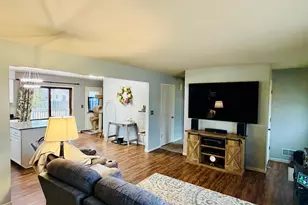 2834 43rd St, Two Rivers, WI 54241 - Photo 4