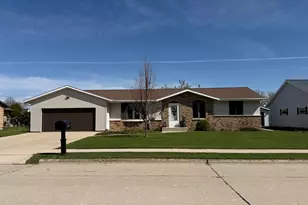 2834 43rd St, Two Rivers, WI 54241 - Photo 2