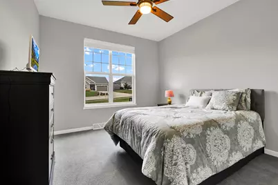 N62W21743  Augusta Pkwy, Menomonee Falls, WI 53051 - Photo 10