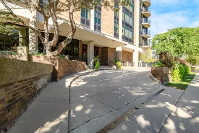 929 N Astor St #807, Milwaukee, WI 53202 - Photo 1