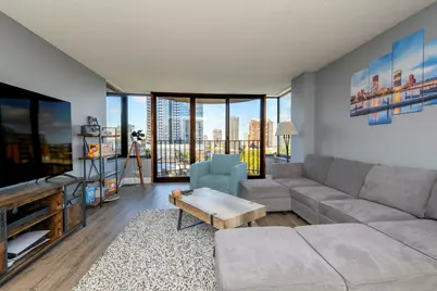 929 N Astor St #807, Milwaukee, WI 53202 - Photo 2