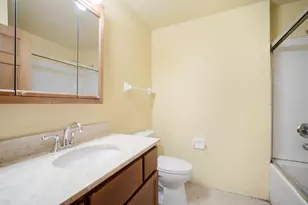 9622 W Tupelo Ct, Milwaukee, WI 53224 - Photo 16