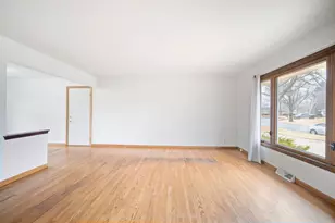 9622 W Tupelo Ct, Milwaukee, WI 53224 - Photo 4