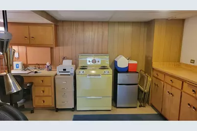 11605 W Mount Vernon Ave, Wauwatosa, WI 53226 - Photo 32