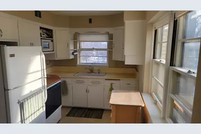 11605 W Mount Vernon Ave, Wauwatosa, WI 53226 - Photo 14