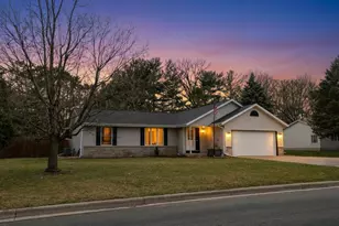 1327 Montclair Pl, Fort Atkinson, WI 53538 - Photo 1