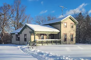 5726 N Lyons Rd, Spring Prairie, WI 53105 - Photo 6