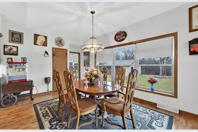 4812 S 39th St, Greenfield, WI 53221 - Photo 8