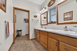 4812 S 39th St, Greenfield, WI 53221 - Photo 12