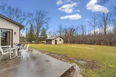 4812 S 39th St, Greenfield, WI 53221 - Photo 24