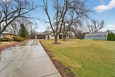 4812 S 39th St, Greenfield, WI 53221 - Photo 26