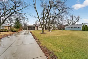 4812 S 39th St, Greenfield, WI 53221 - Photo 26