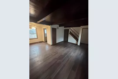 5586  Azalea Ct, Greendale, WI 53129 - Photo 4