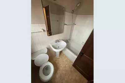 5586  Azalea Ct, Greendale, WI 53129 - Photo 12