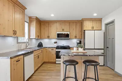 W5591  Briarwood Rd, Sugar Creek, WI 53121 - Photo 6