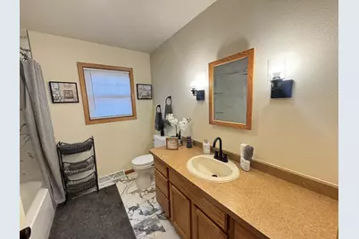 2210 N 15th St, Milwaukee, WI 53205 - Photo 12