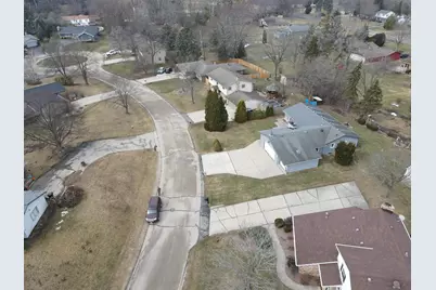 5240  Linden Cir, Racine, WI 53406 - Photo 6