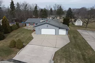 5240 Linden Cir, Racine, WI 53406 - Photo 2