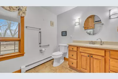 8210  Kettle View Dr, Kewaskum, WI 53040 - Photo 18