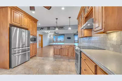 8210  Kettle View Dr, Kewaskum, WI 53040 - Photo 12