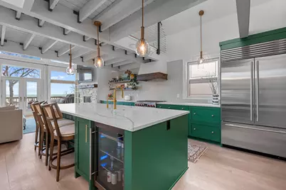 2202 N Terrace Ave, Milwaukee, WI 53202 - Photo 8