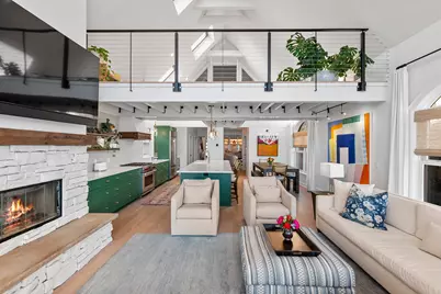 2202 N Terrace Ave, Milwaukee, WI 53202 - Photo 4