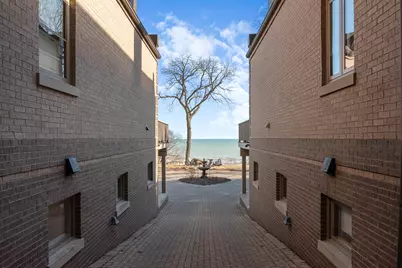 2202 N Terrace Ave, Milwaukee, WI 53202 - Photo 50
