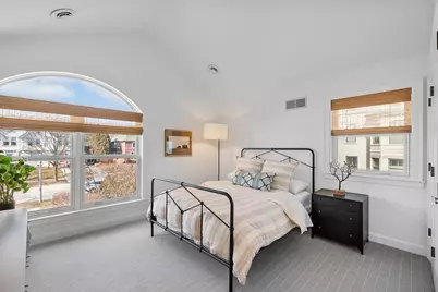 2202 N Terrace Ave, Milwaukee, WI 53202 - Photo 36