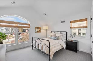 2202 N Terrace Ave, Milwaukee, WI 53202 - Photo 36