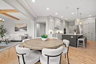 W248N2151 Kettle Cove Ct, Pewaukee, WI 53072 - Photo 12